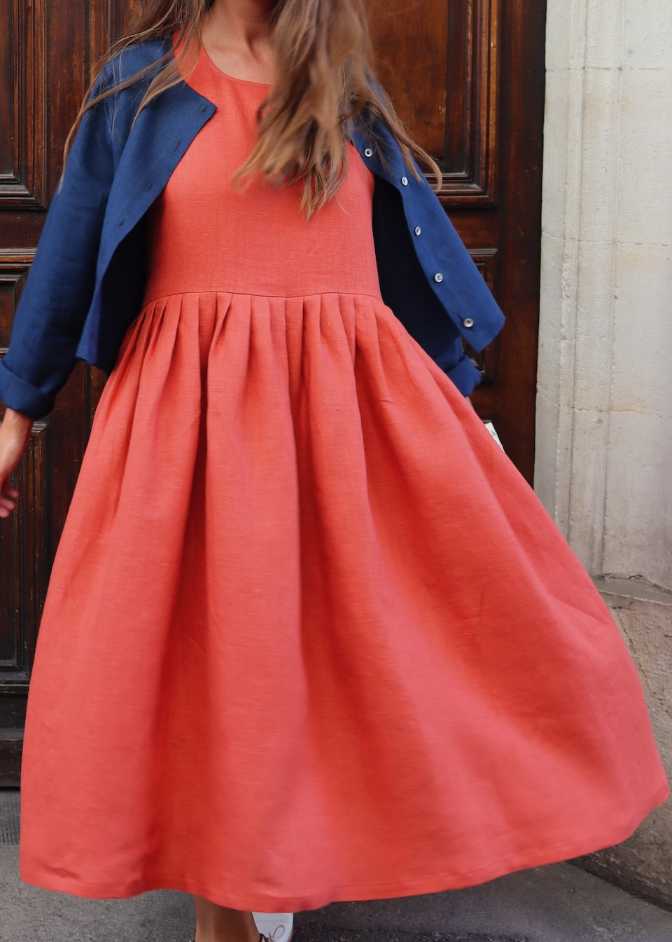Robe à plis sans manches, lin rouge-orangé