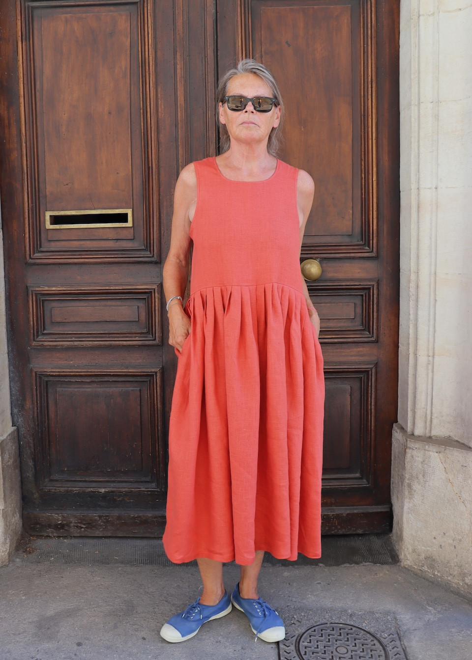 Robe à plis sans manches, lin rouge-orangé