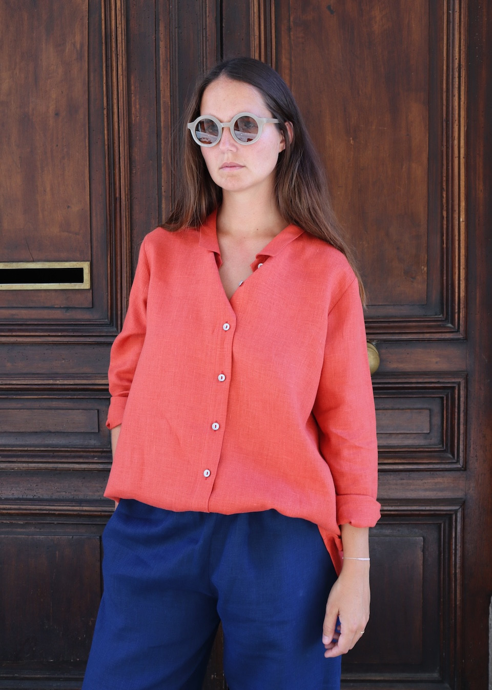 Pleated shirt in coral red linen - LE VESTIAIRE DE JEANNE