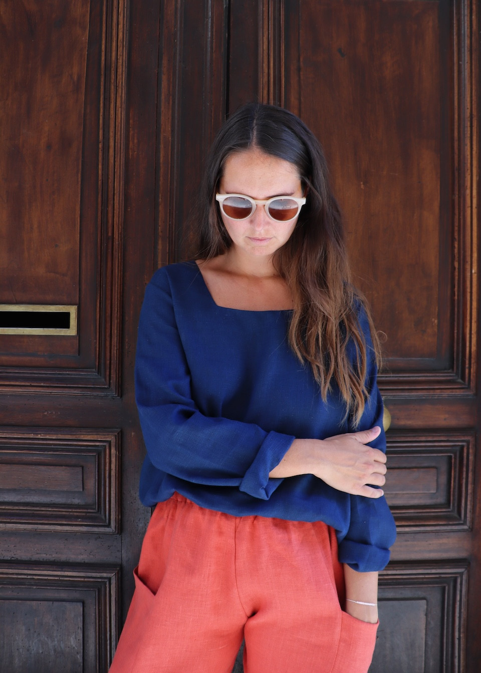 Blouse manches longues, col carré, lin bleu
