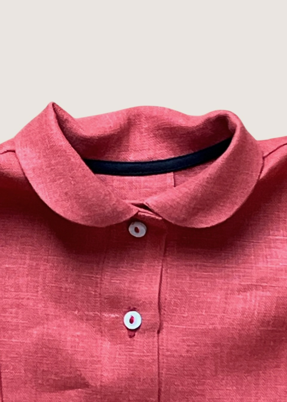 Peter pan shirt in coral red linen - LE VESTIAIRE DE JEANNE