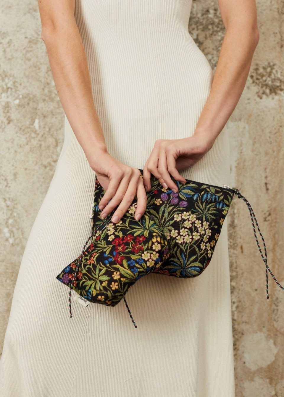 Daisies jacquard pouch - ETUREL MADRID